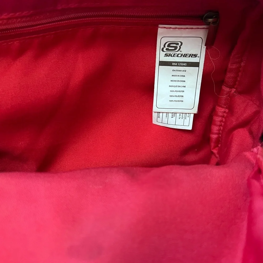 Skechers bold small zippered
