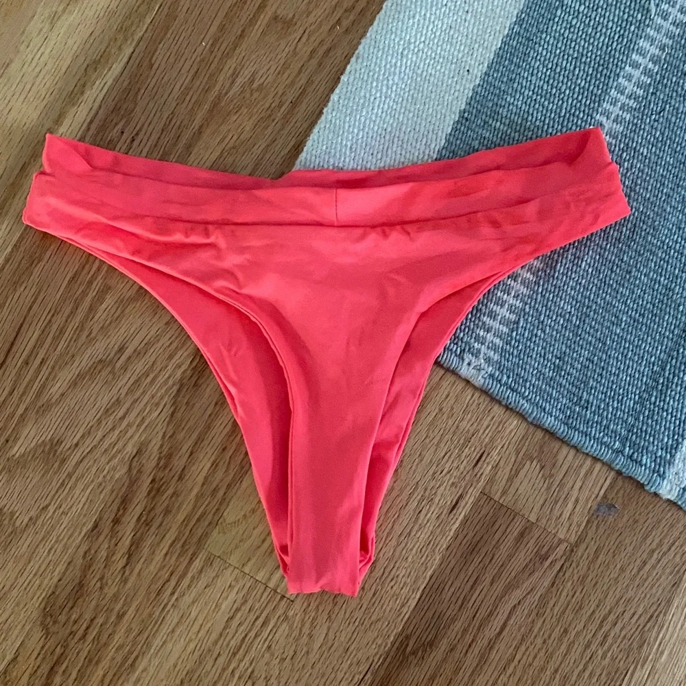 Frankies Bikinis clean mix easy