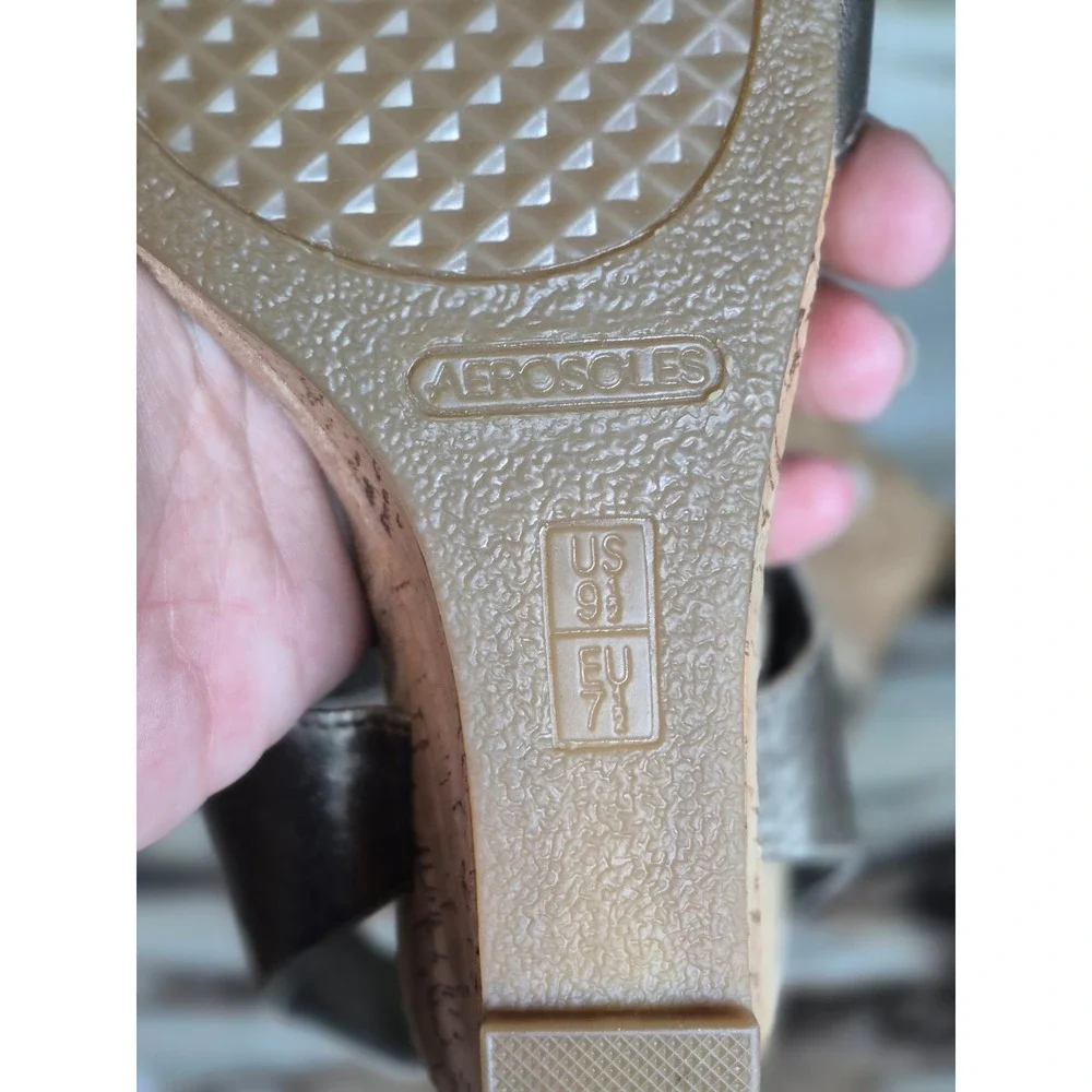 AEROSOLES metallic bronze