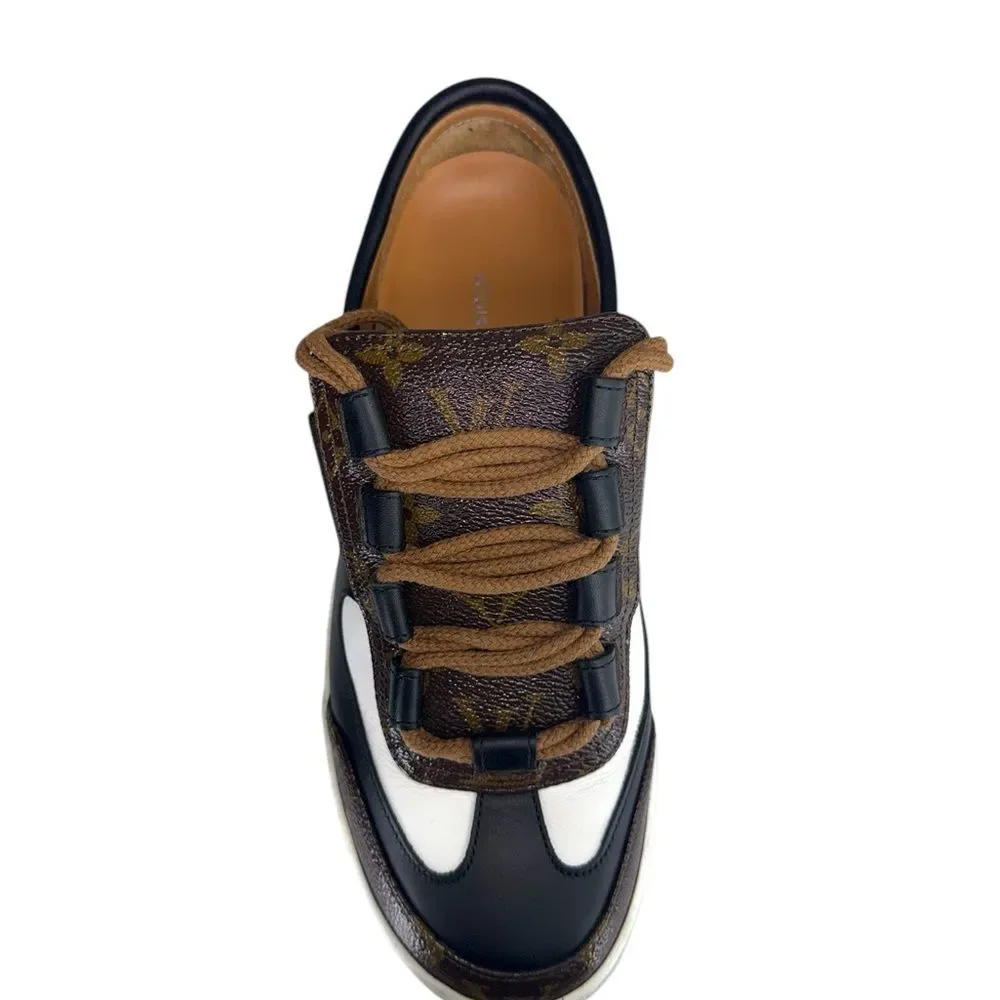 Louis Vuitton sleek shoes offer