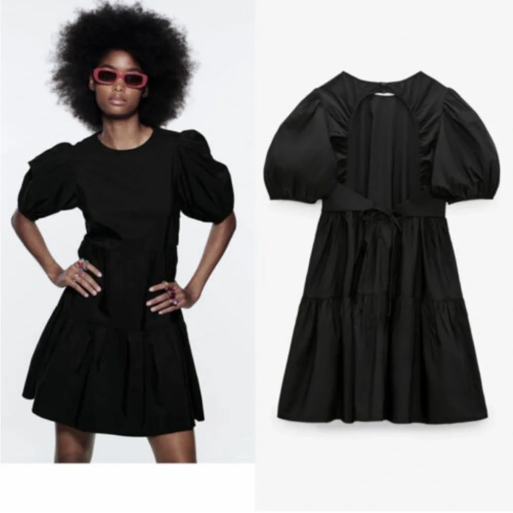 Zara button neckline short