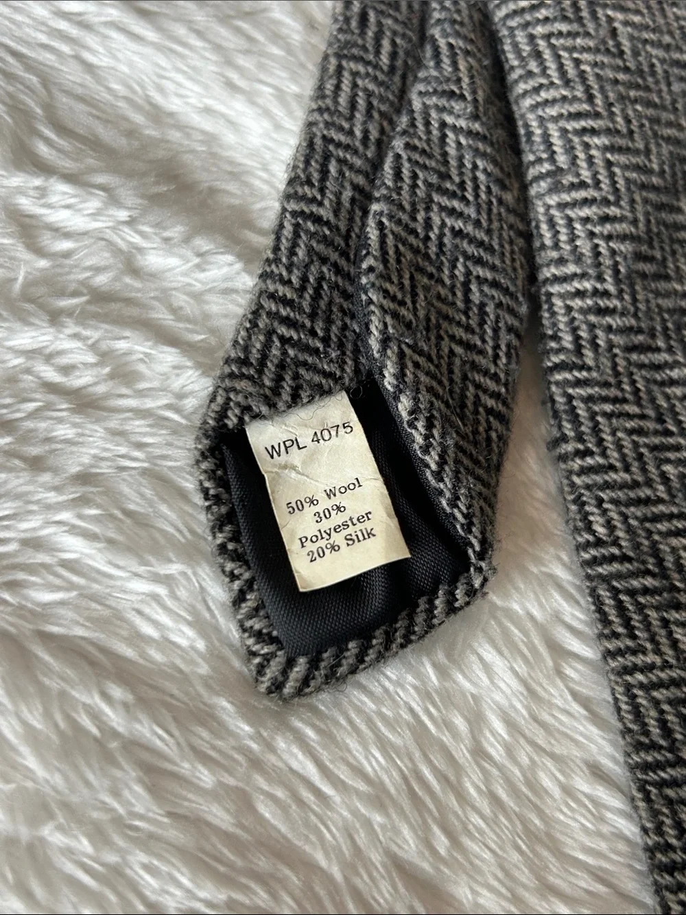 Oscar de la Renta 50% wool