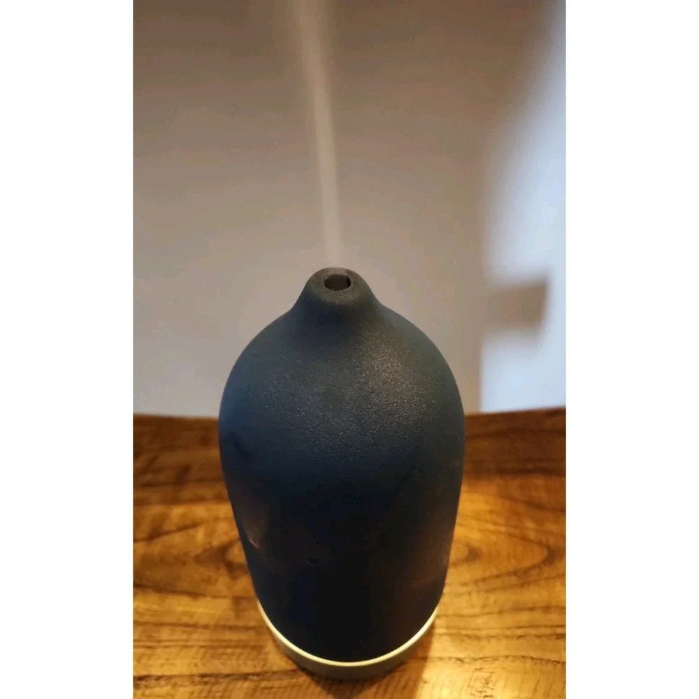 Vitruvi Stone Ceramic Ultrasonic Essential Oil Diffuser Works Great! Dusk Blue