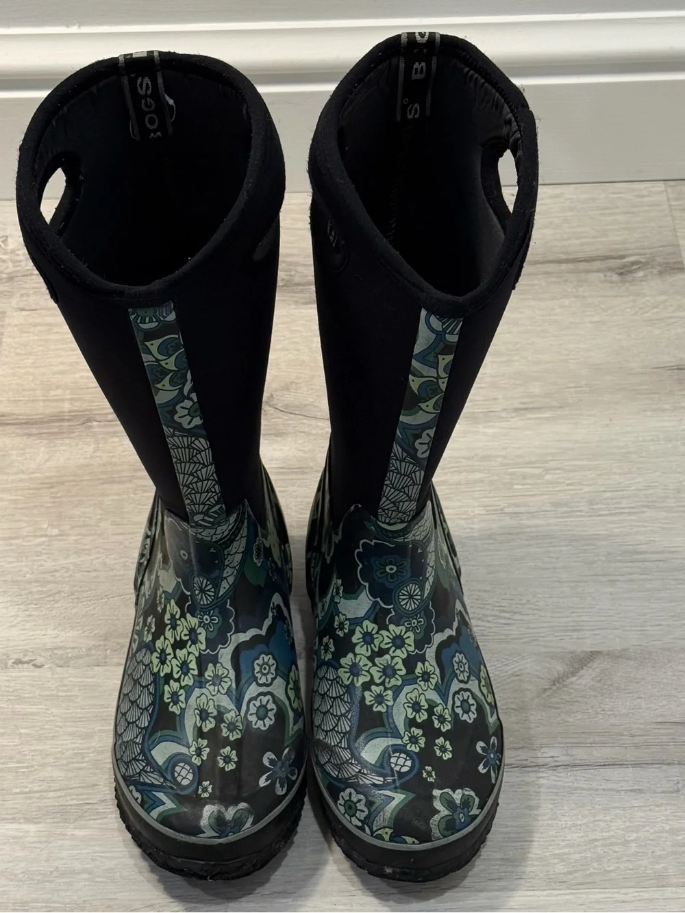 EUC Bogs Women's Black Floral Rain Boots with Blue and Green Accents Size 7
