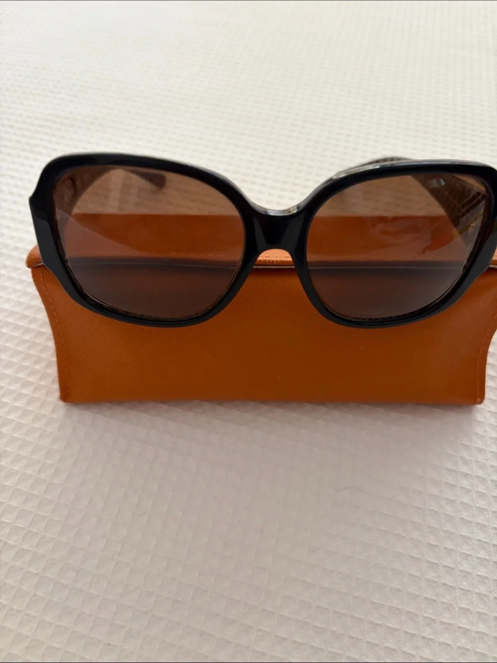 Tory Burch Black Sunglasses with Orange Logo Case