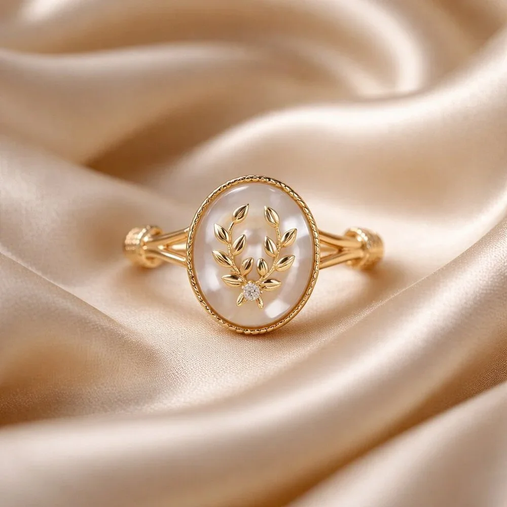 NEW Vintage Style Medallion Ring Sz 7 14K Plated Enamel Leaf Dainty Fairy