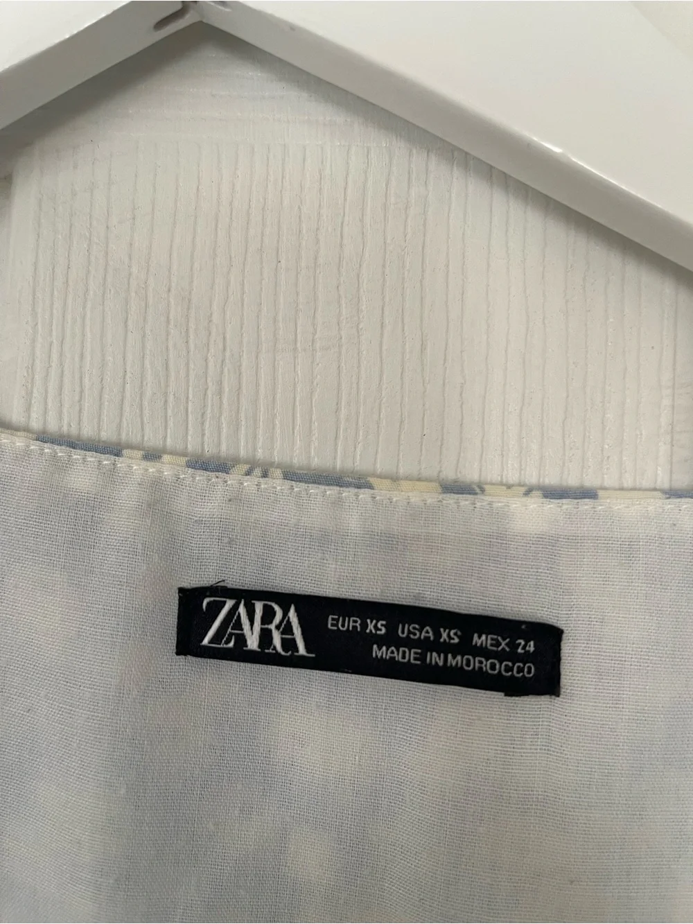 Zara Light Blue and White Floral Top Puff Sleeve Coastal Granddaughter XS