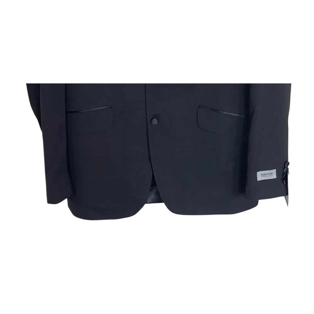 Kenneth Cole 31” only neck