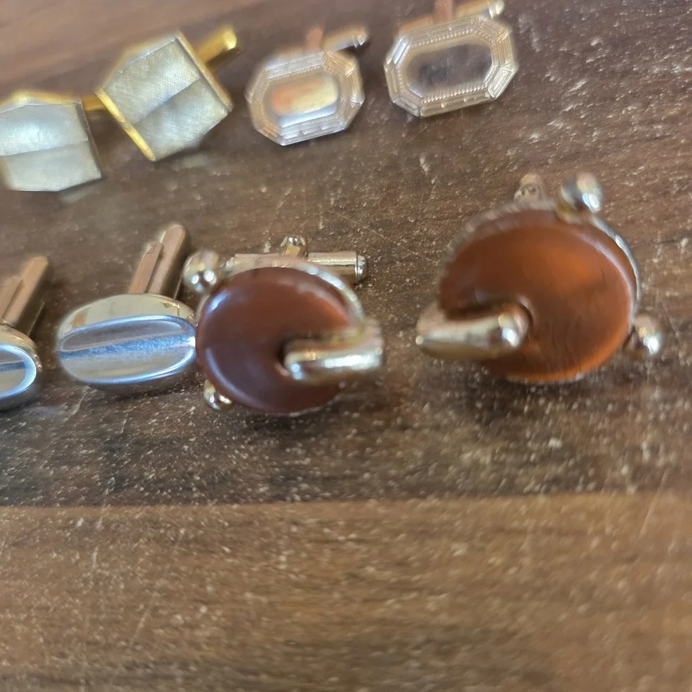 The Unbranded Brand assorted cuff