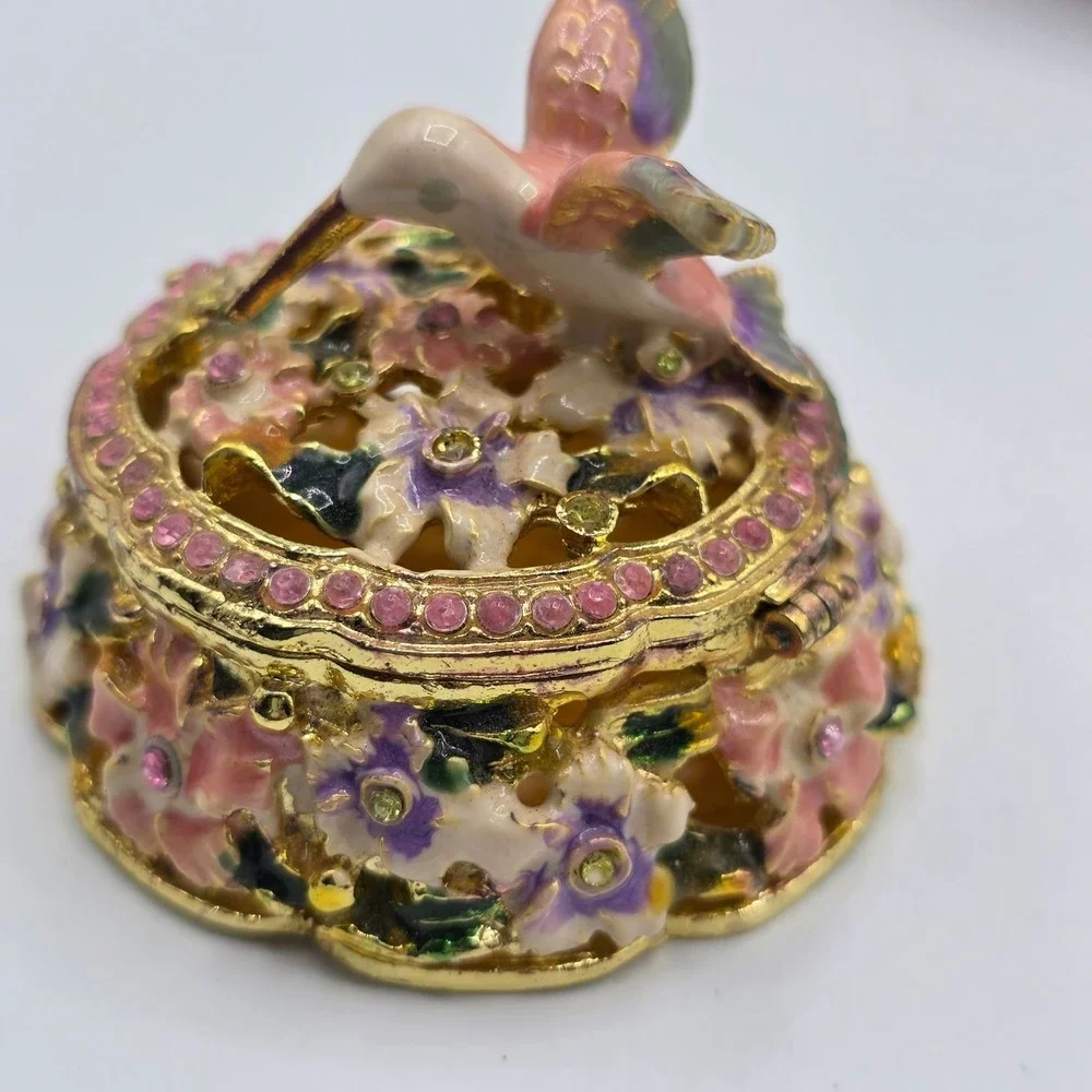 N/A holder vintage carefully