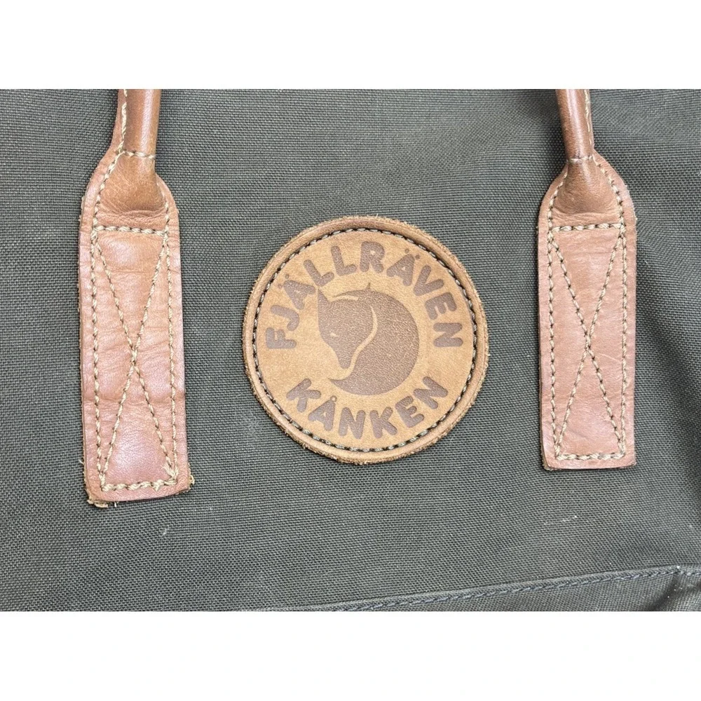 Fjallraven kanken green
