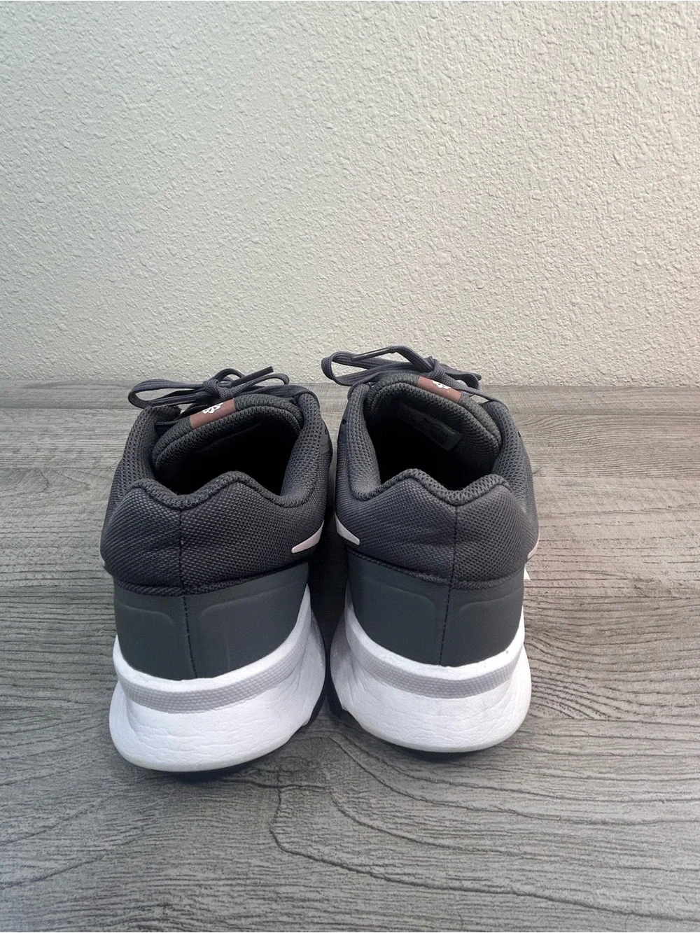 Nike Swift Running Shoes Women’s Gray Pink Flywire Athletic Sneakers Size 8