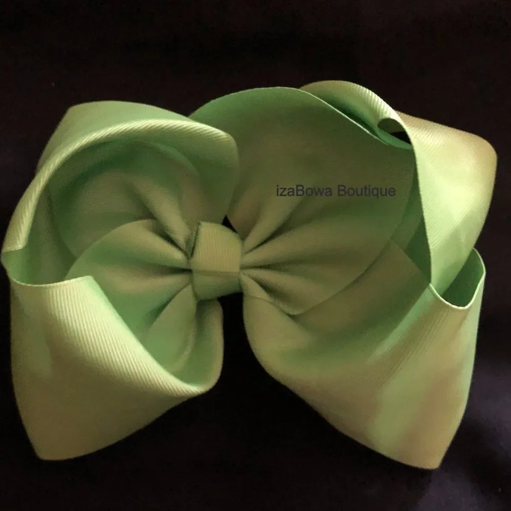 Apple Green 8