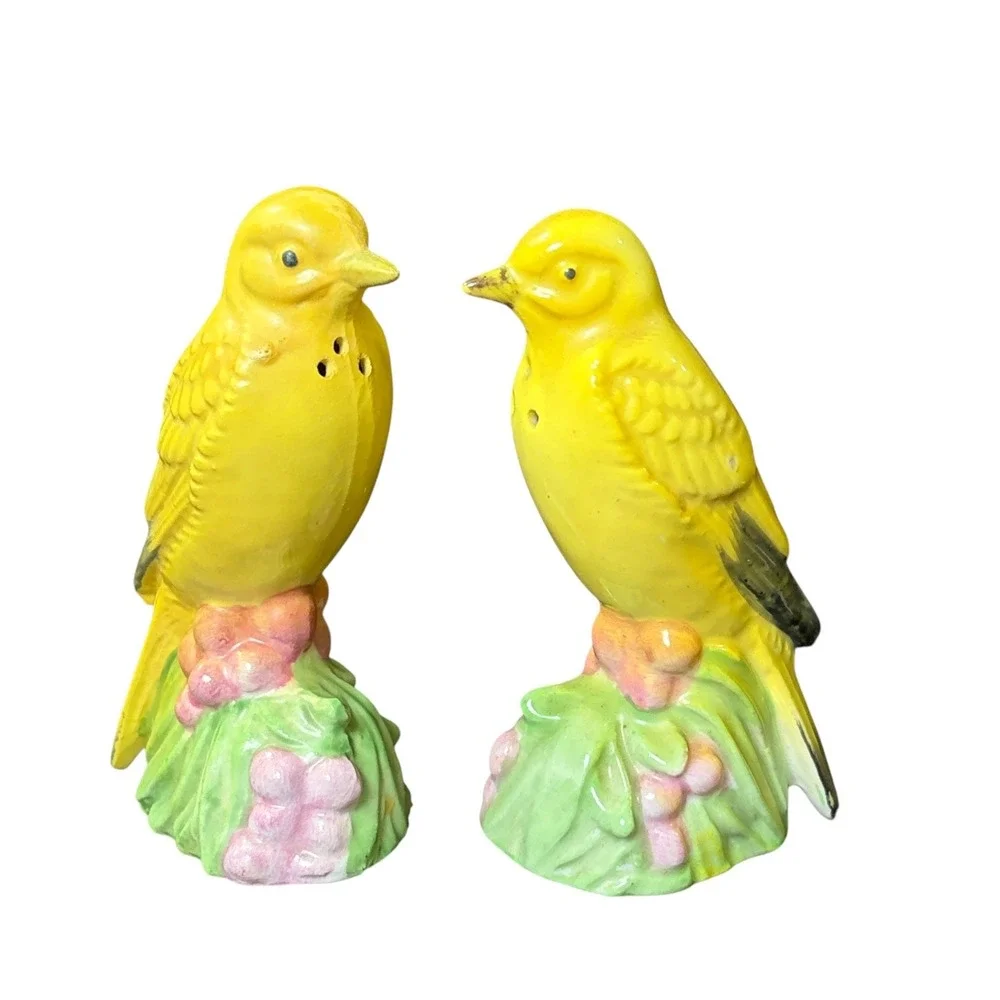 Vintage Yellow Bird Salt Pepper Shakers Ceramic Japan Cute Novelty Decor Set‎