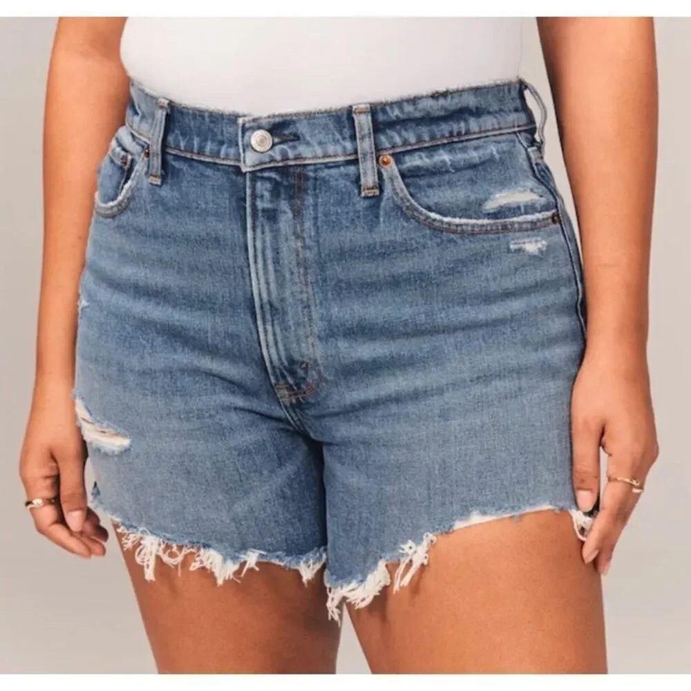 AmberCrombie & Fitch women’s the 4th mom high rise denim shorts S/48