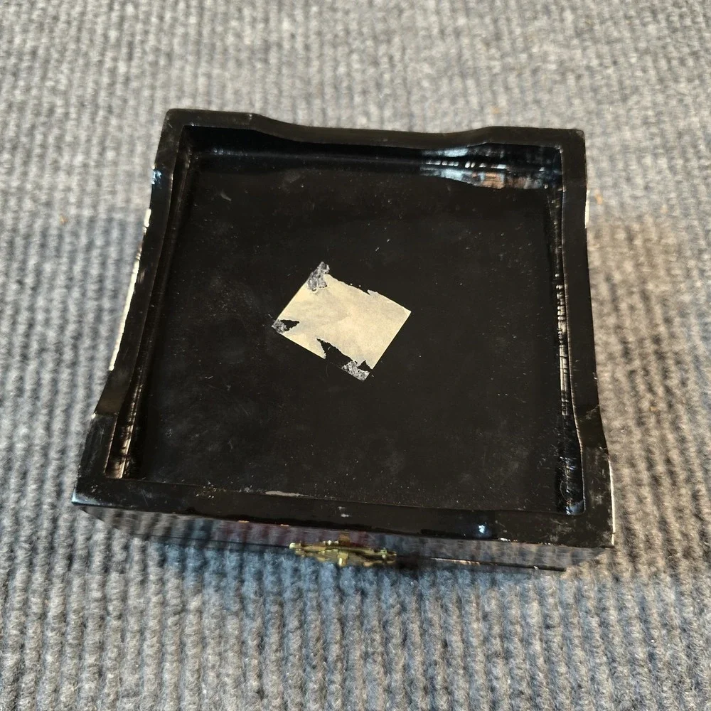 The Unbranded Brand jewlery box