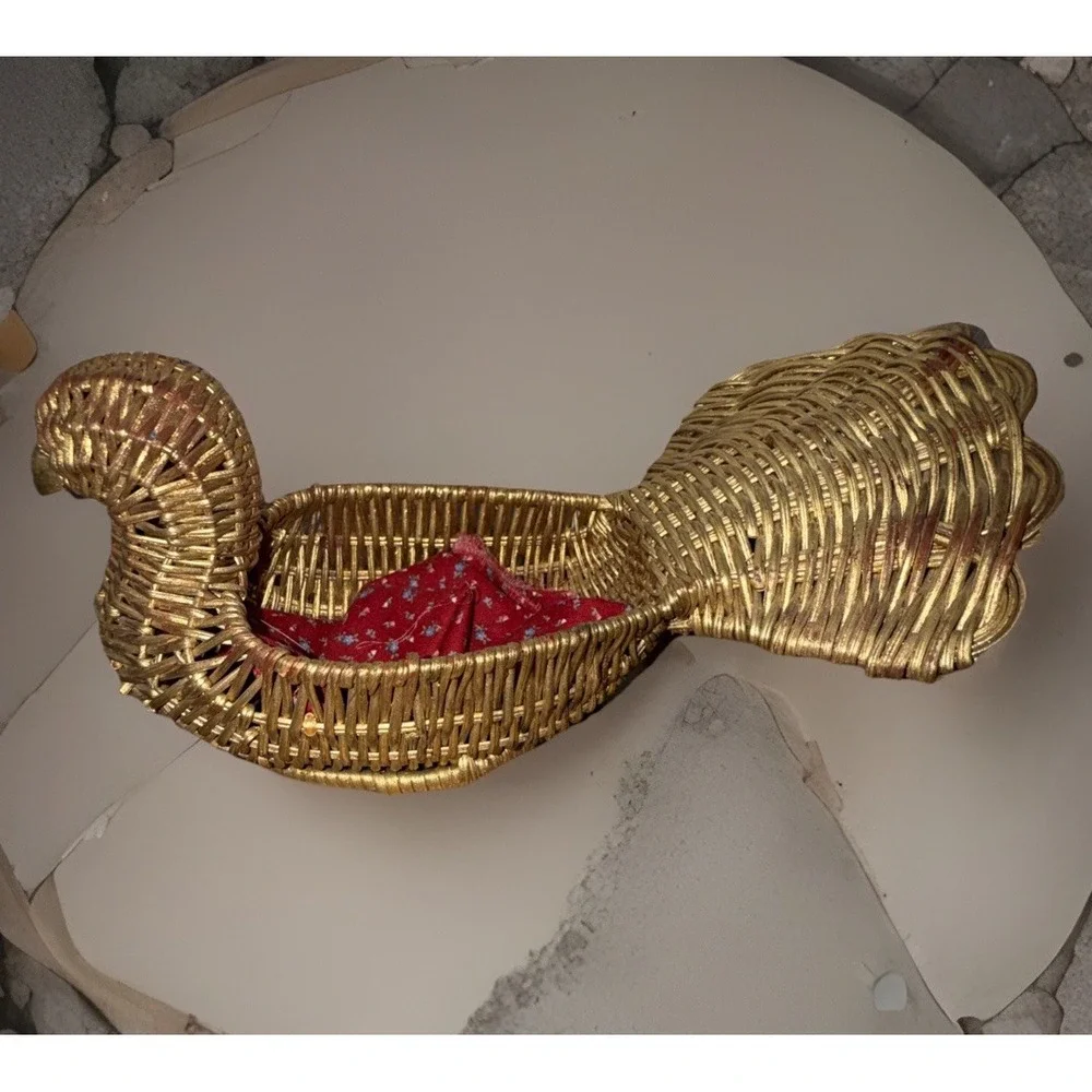 Vintage Woven Wicker‎ Rattan MCM Bird Centerpiece Planter