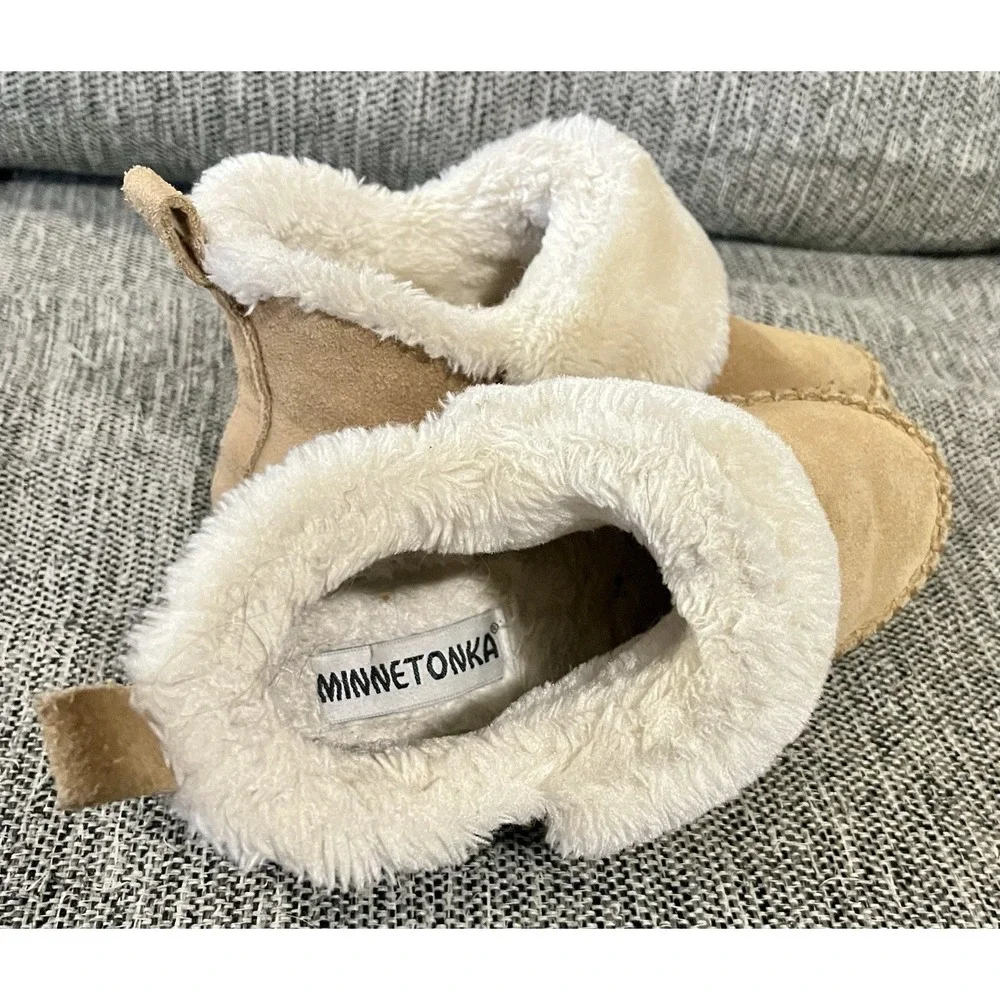 Minnetonka men suede