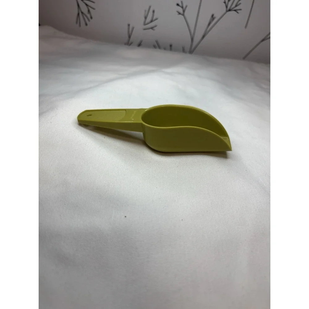 Tupperware this vtg
