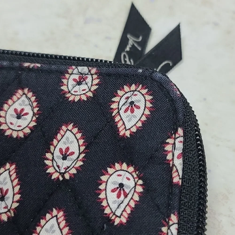 Vera Bradley zip around