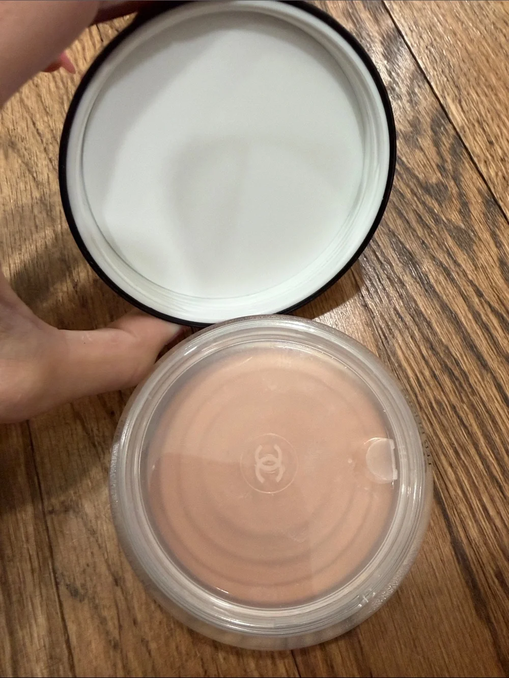 CHANEL bronzer contour