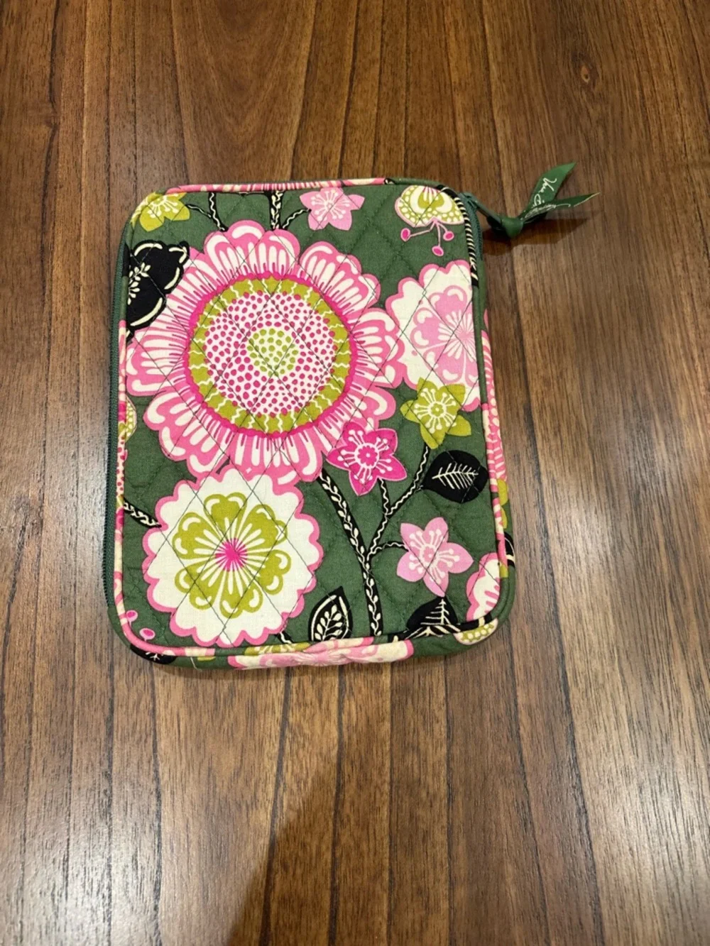 Vera Bradley‎ Olivia Pink & Green Neoprene Tablet Case / Sleeve, Kindle Holder