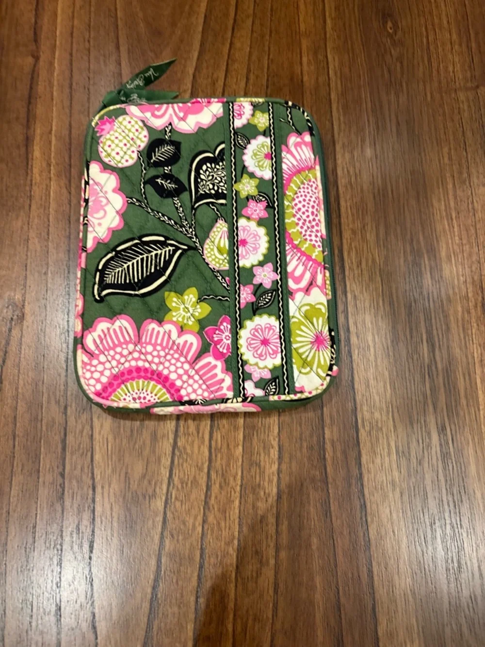 Vera Bradley‎ Olivia Pink & Green Neoprene Tablet Case / Sleeve, Kindle Holder