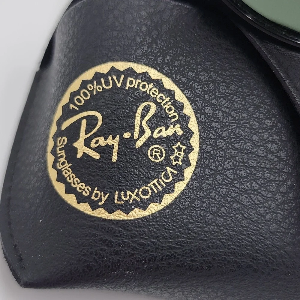 Ray-Ban stylish black