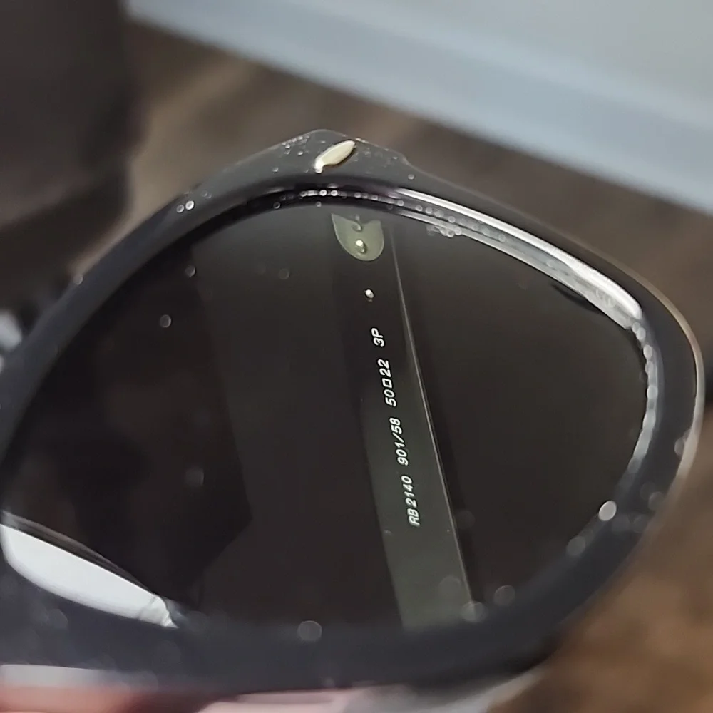 Ray-Ban stylish black