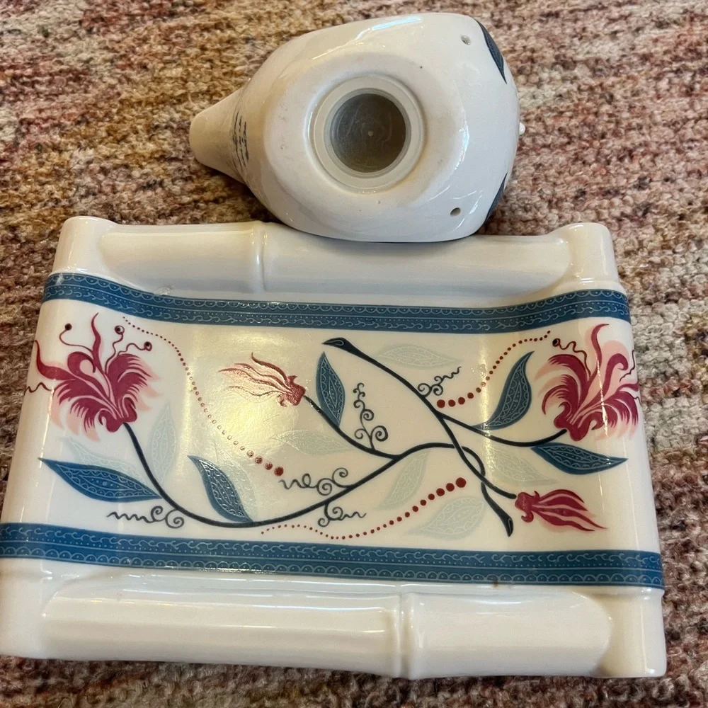 Elizabeth Arden Royal Pavilion at Brighton Porcelain Dove Pomander Set Vintage