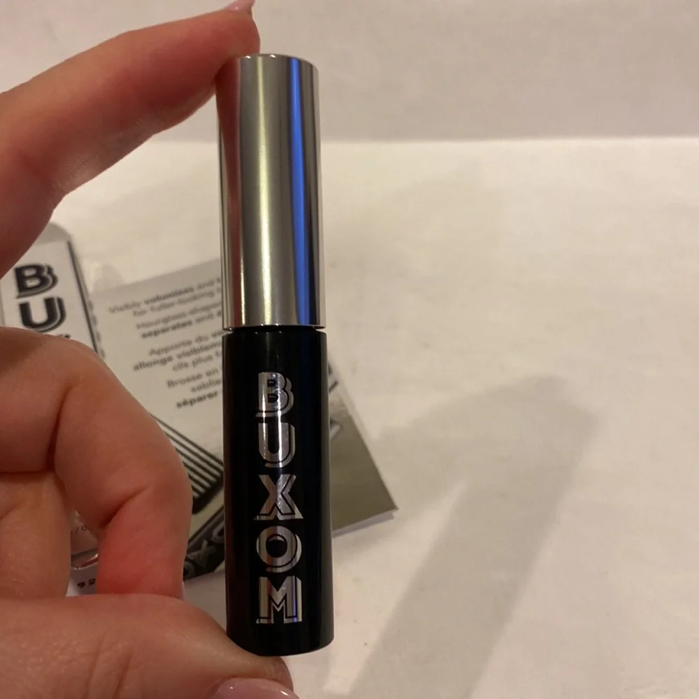 Buxom lash volumizing