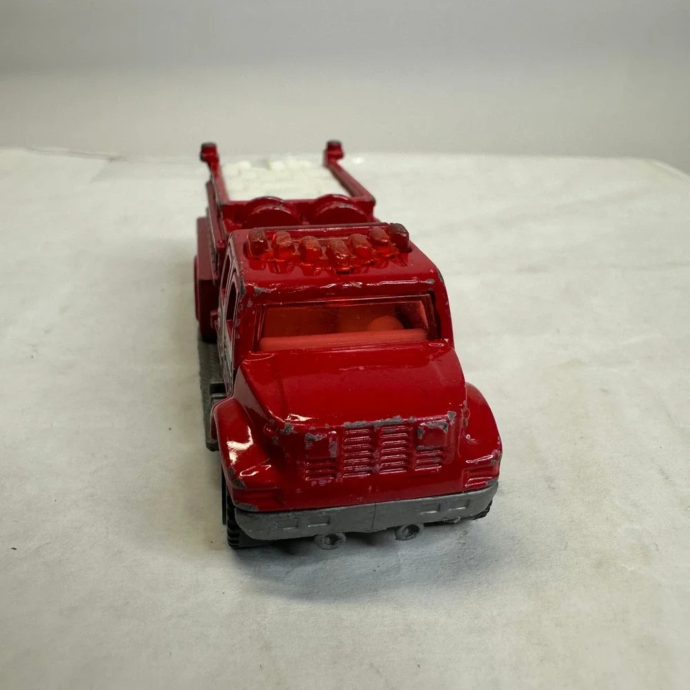 MATCHBOX international pumper