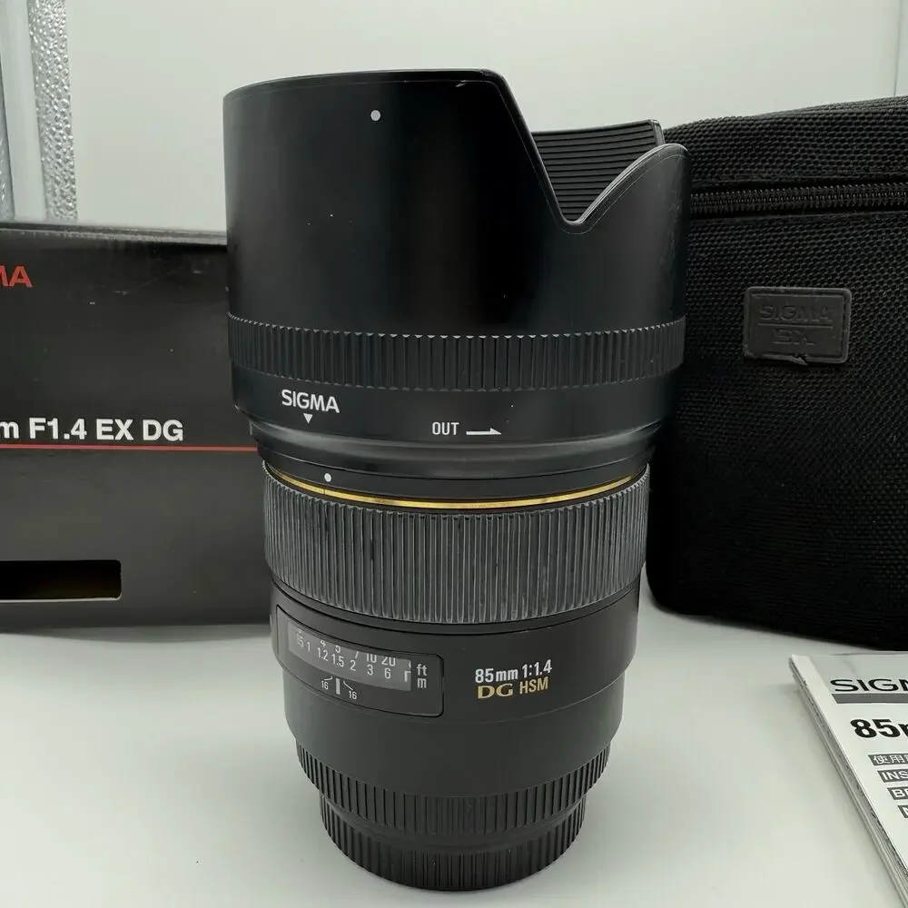 Sigma 85mm f/1.4 EX DG HSM Lens for Canon (Excellent Condition) In box