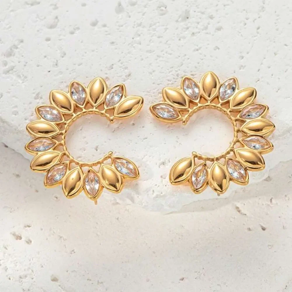 vintage style stud earrings A457