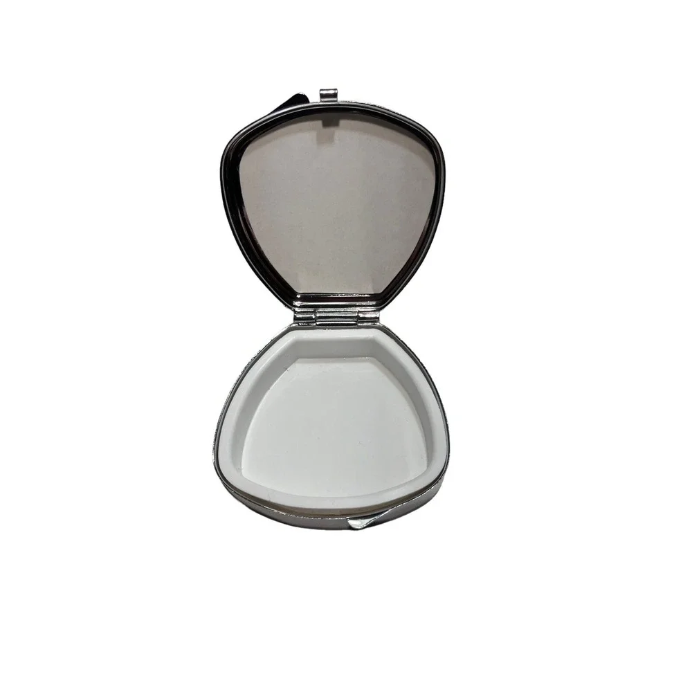 The Unbranded Brand floral pill
