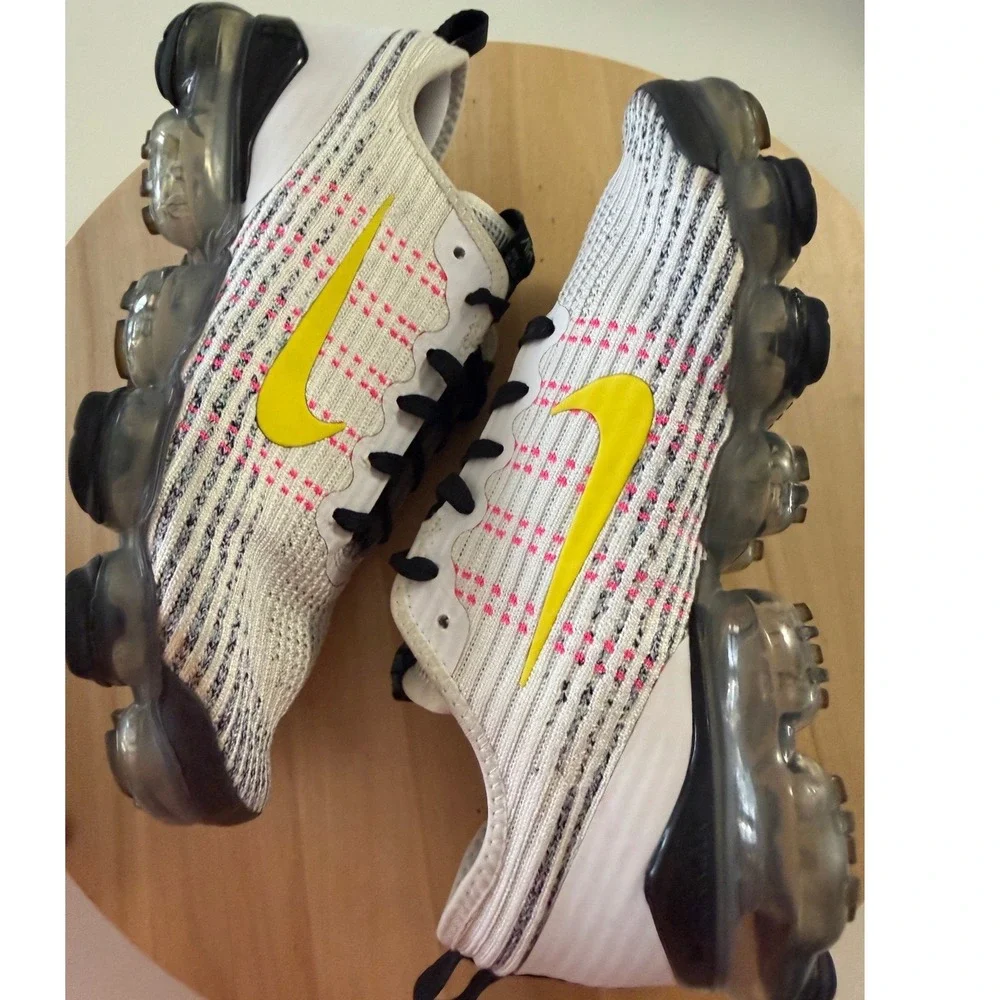 Nike footwear pink lightweight