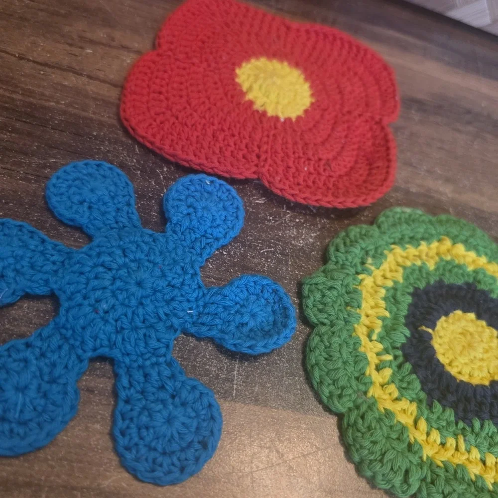 Ikea LUSY Lot of 3 Patches 100%‎ Cotton Sewing Quilting Crafts Crocheted Flowers
