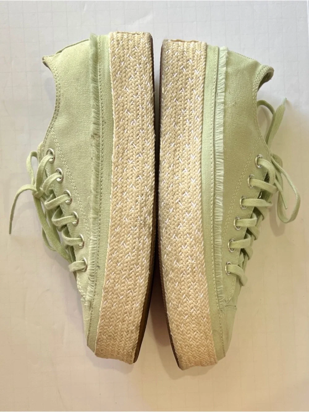 Converse excellent used