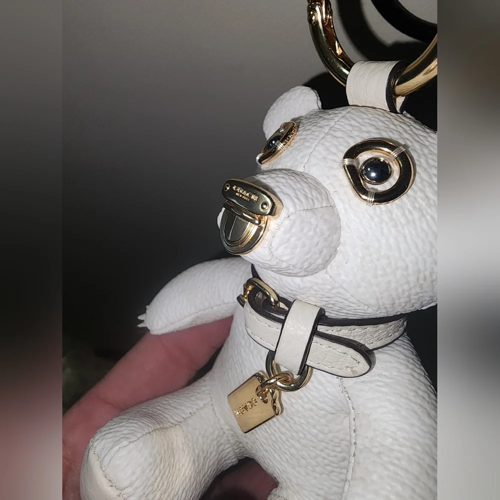 Coach Signature C White Cream Leather Mixed Metals Bear Purse Charm Keychain NEW