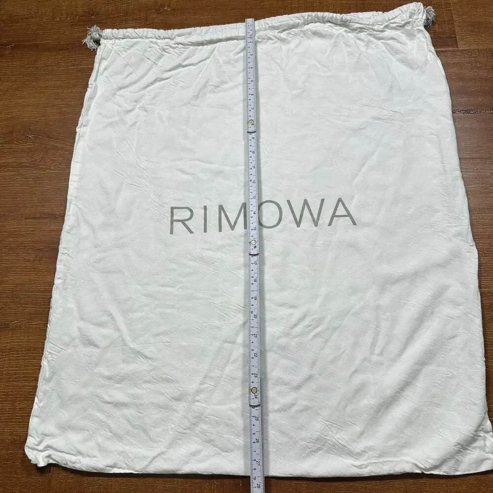 RIMOWA quality dust
