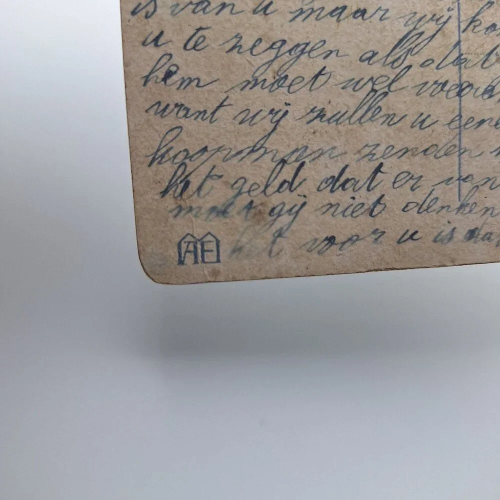 Un Menage Tres Uni Postcard perfect old