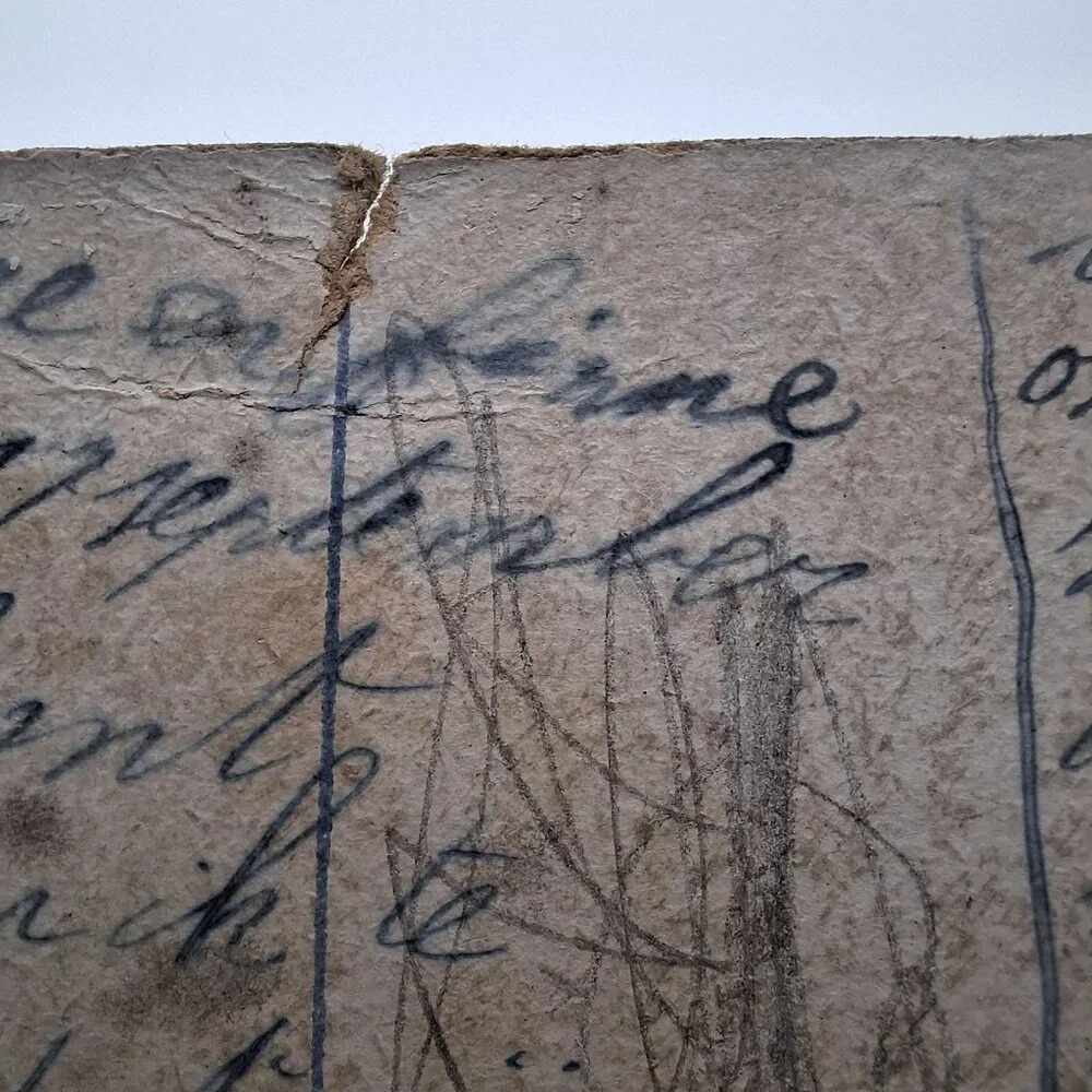 Un Menage Tres Uni Postcard perfect old