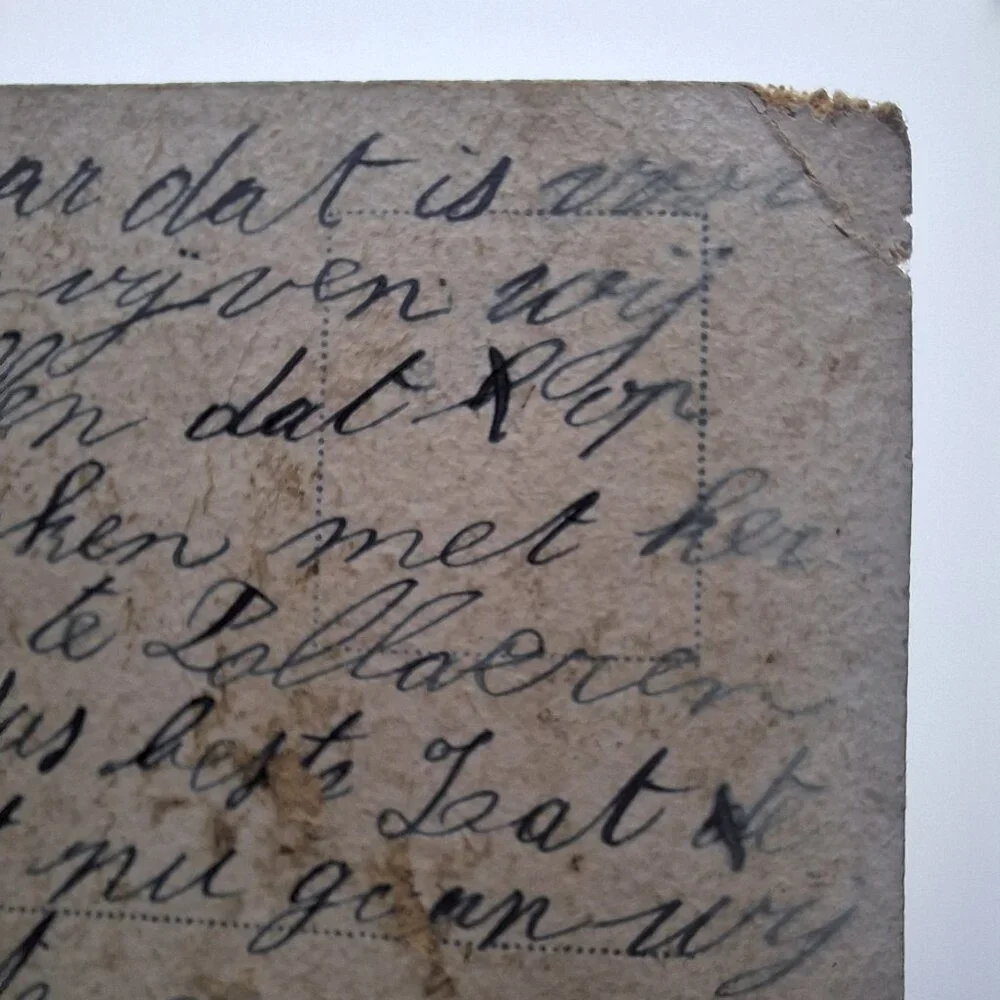 Un Menage Tres Uni Postcard perfect old