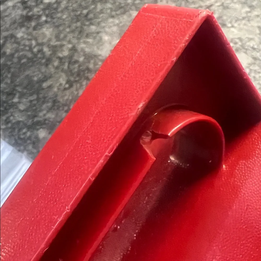 Tupperware image shows