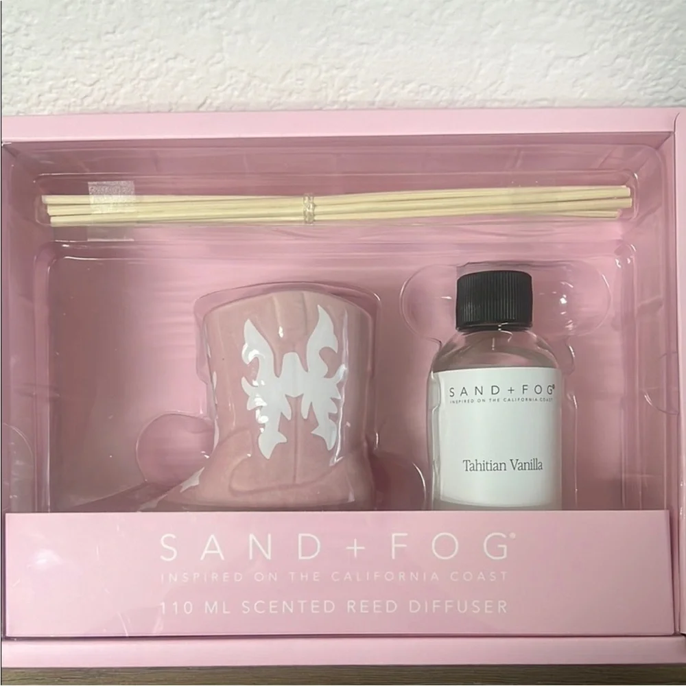 NWT Sand + Fog Tahitian Vanilla Reed Diffuser Set