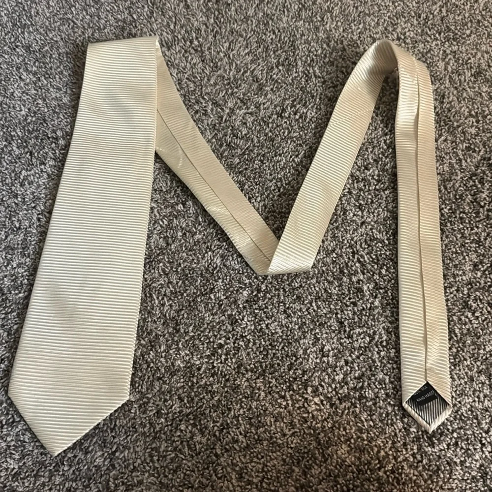Tie Rack London Cream Striped Textured Men’s Neck Tie 100% Silk