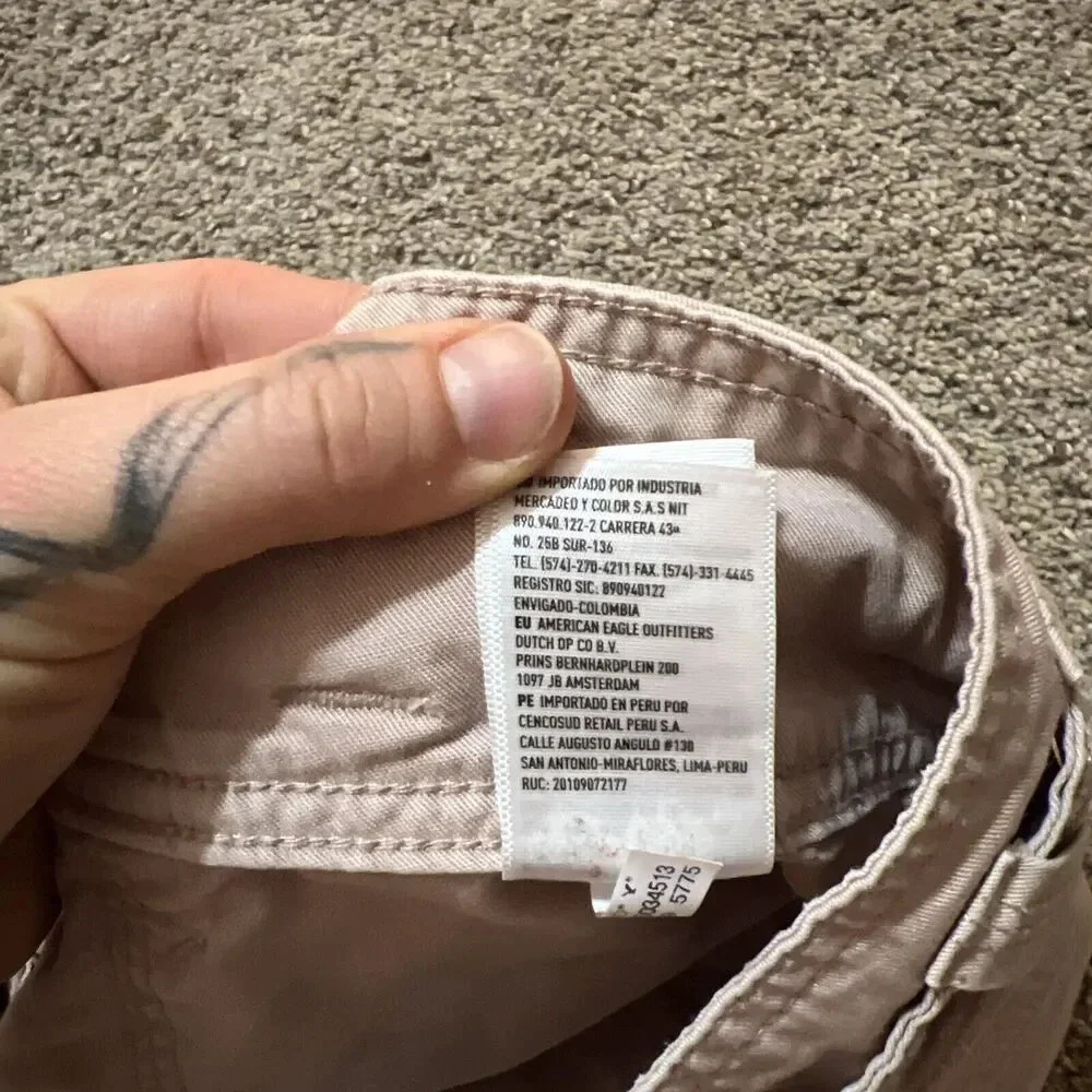 American Eagle Outfitters size whether feature