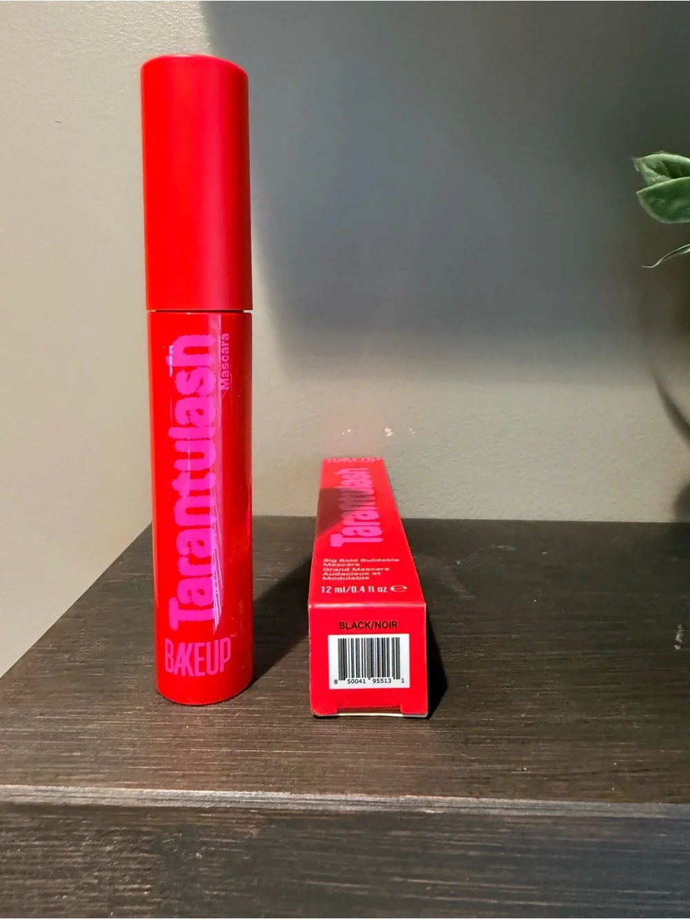 Bakeup bright red