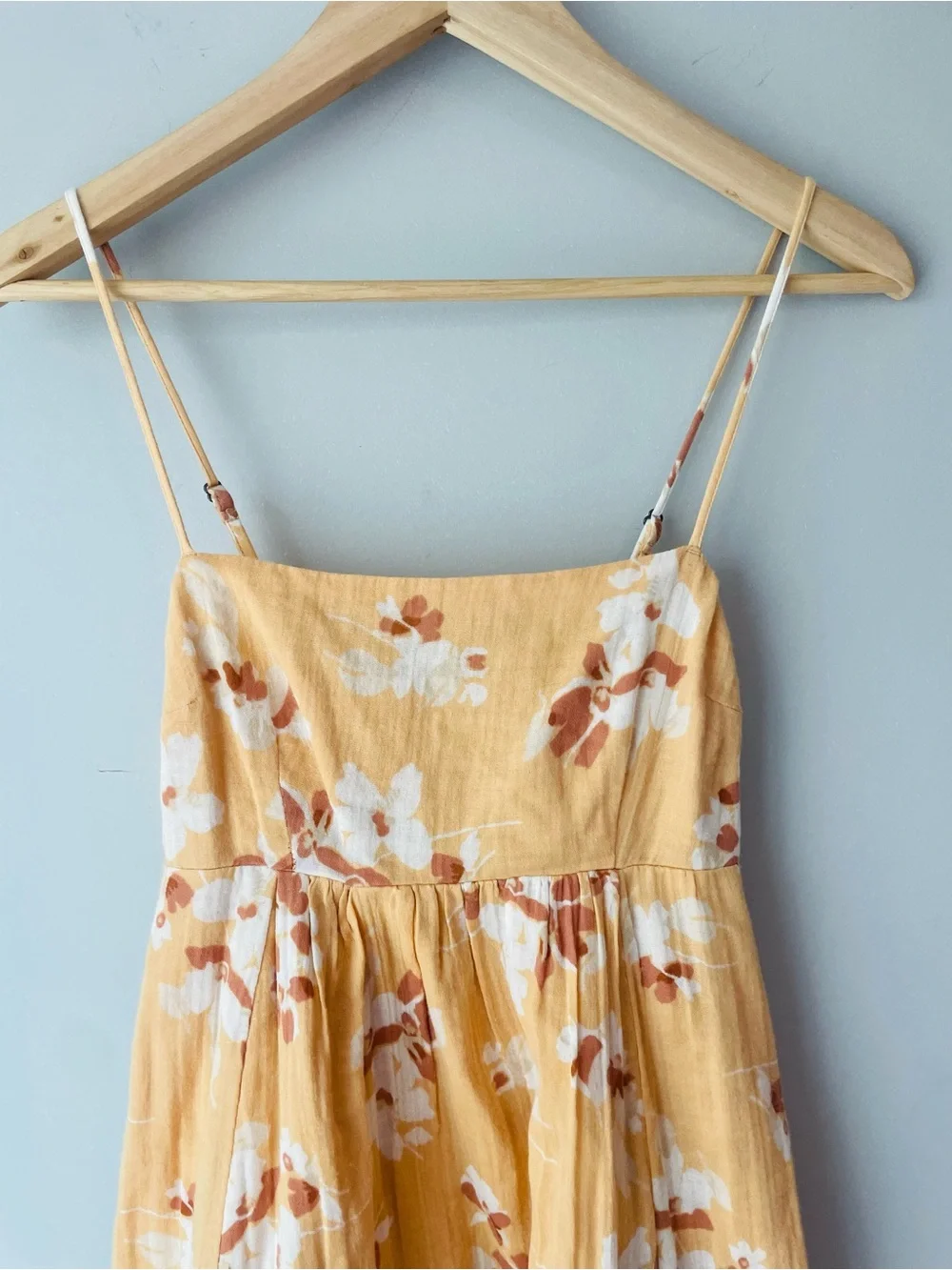 Abercrombie & Fitch Soft Yellow Floral Dress Blogger Fav