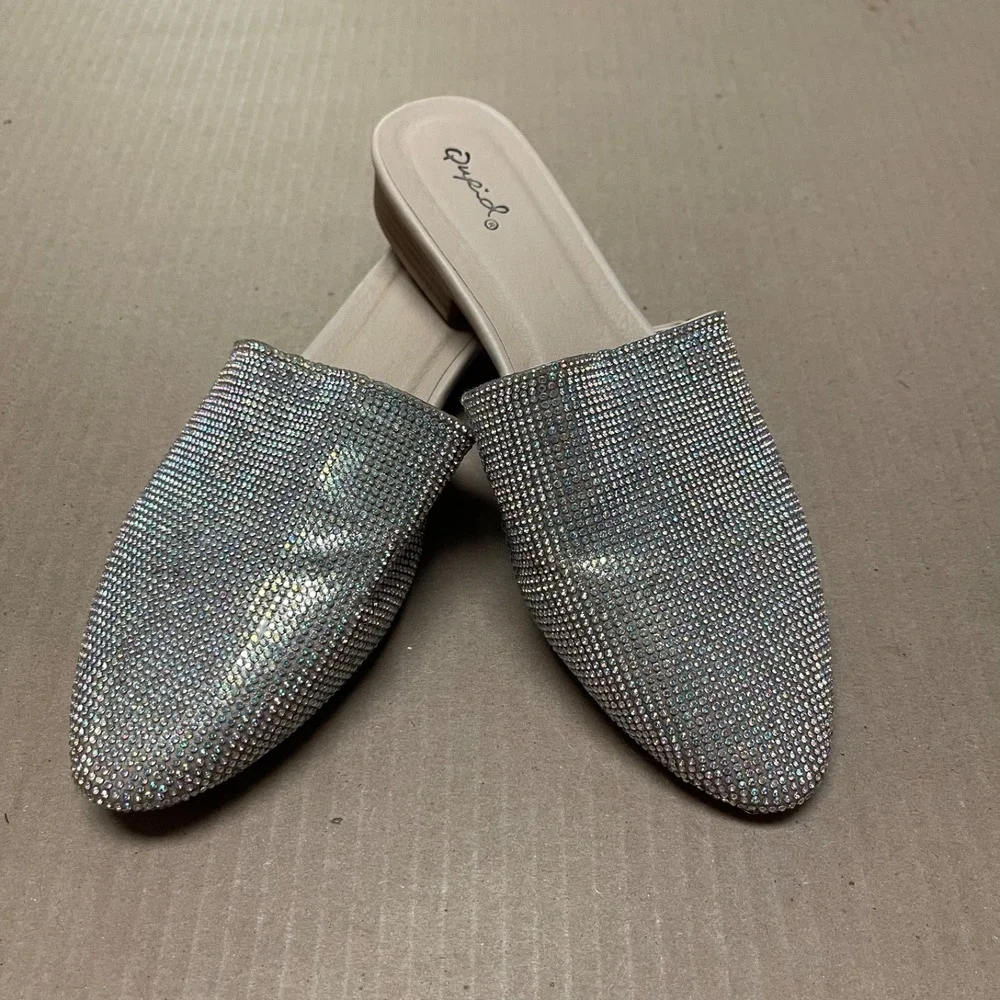 Qupid Women's Sz 8 Silver Rhinestone Bling Mule Slides Jeweled Almond Toe Flats